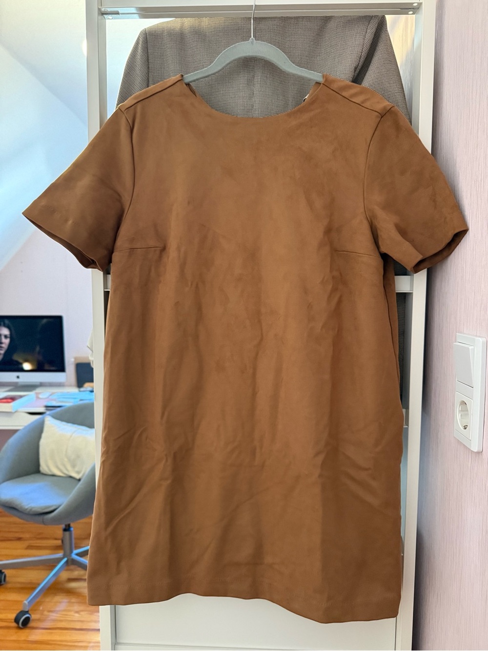 Abercrombie & Fitch Suede-Look Short Sleeve Trench Coat in Cognac Brown
